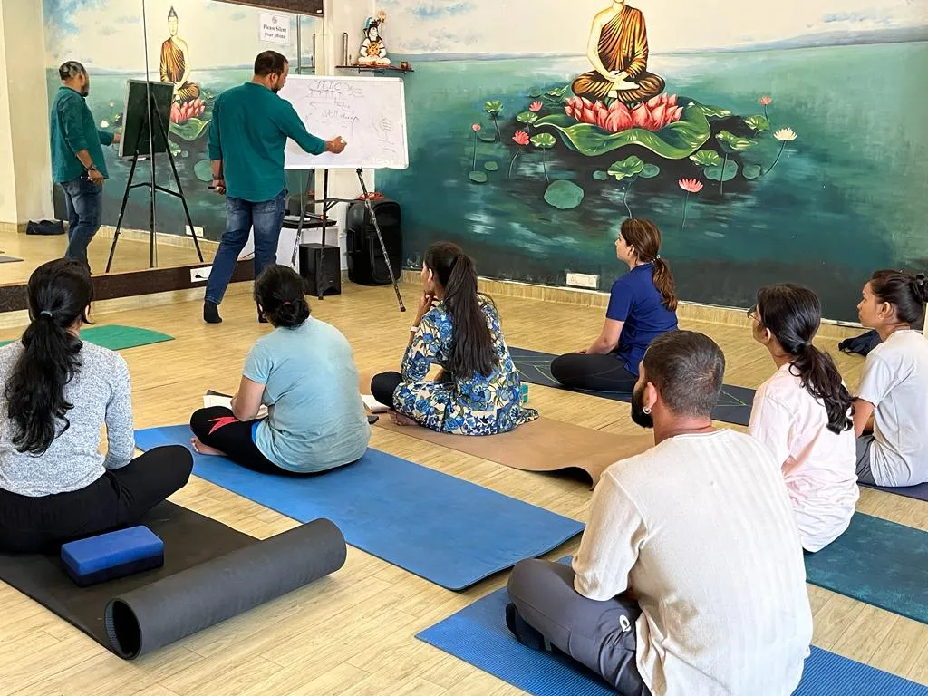 Best Yoga Center & Yoga Therapy Classes in Raipur, Chhattisgarh